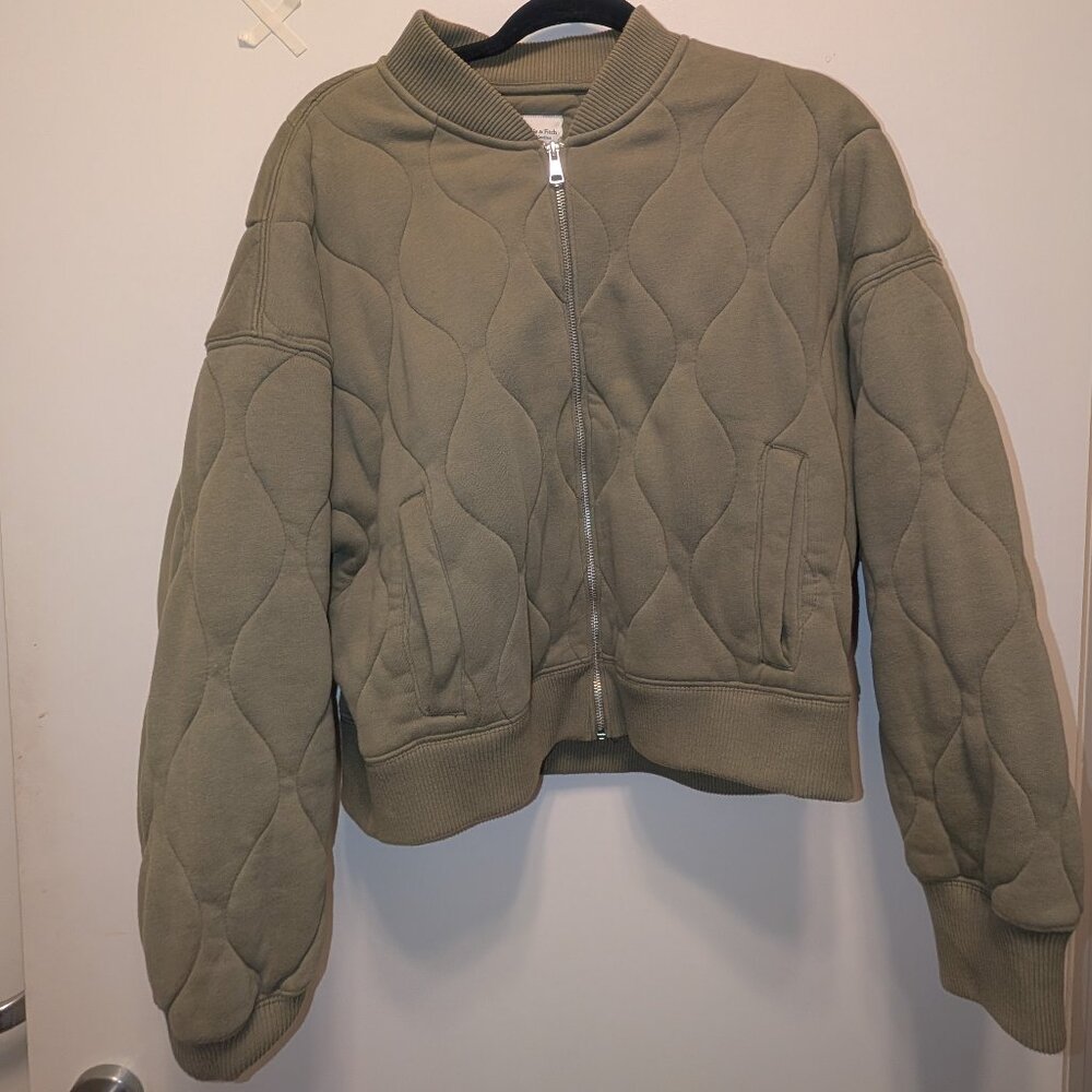 A&F Soft Collection Onion Quilted Bomber - Picture 4 of 5